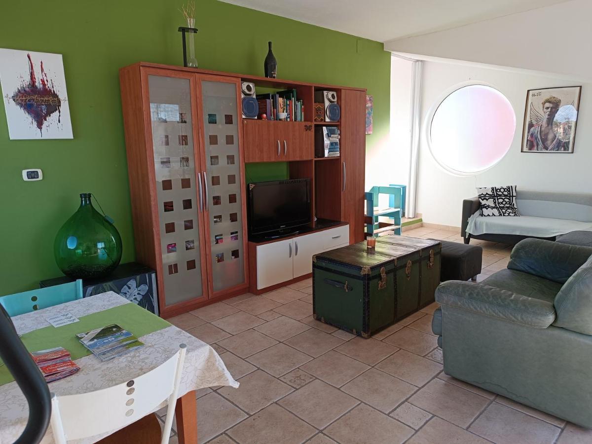The Terrace Of The Artists Apartment Bari Buitenkant foto